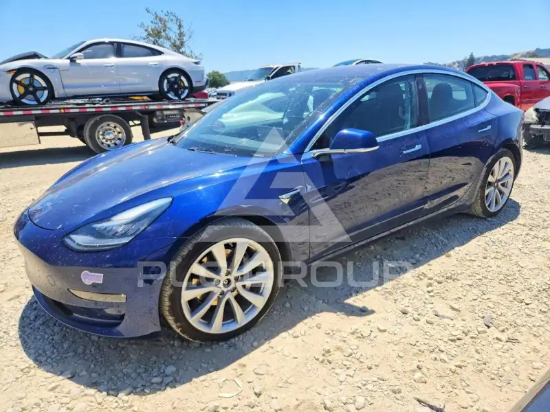 2018 Tesla Model 3 фото