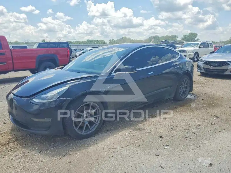 2018 Tesla Model 3 фото