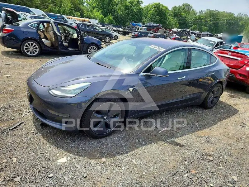 2018 Tesla Model 3 фото