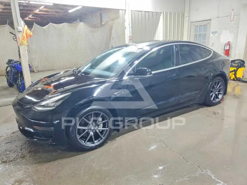 2018 Tesla Model 3 photo