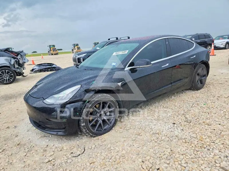 2018 Tesla Model 3 фото