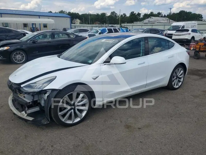 2018 Tesla Model 3 фото