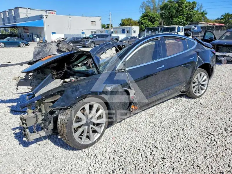 2018 Tesla Model 3 фото