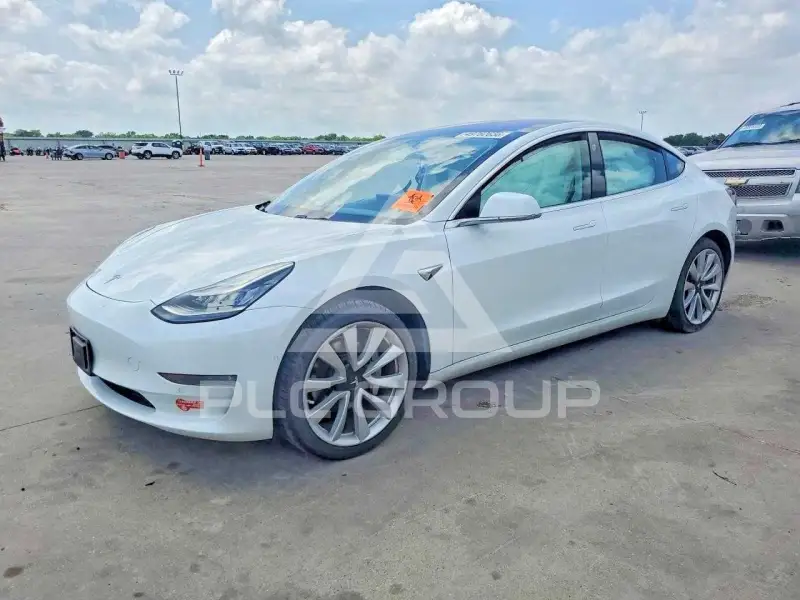 2018 Tesla Model 3 фото