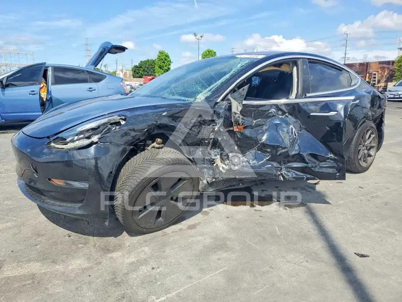 2018 Tesla Model 3 фото