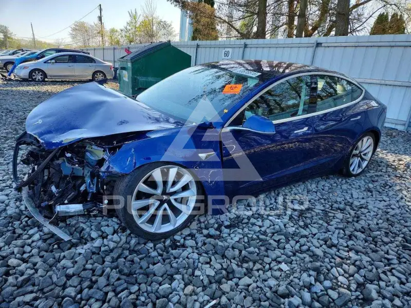 2018 Tesla Model 3 фото