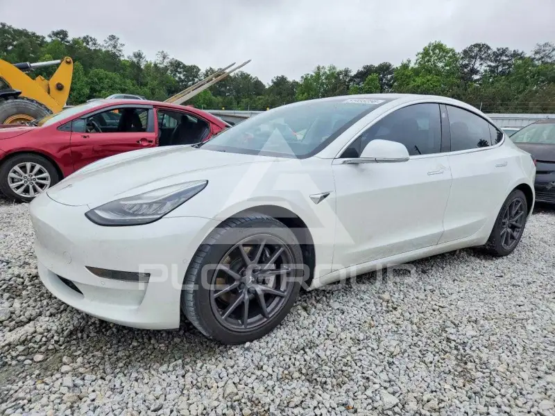 2018 Tesla Model 3 фото