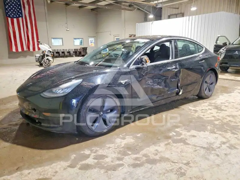 2018 Tesla Model 3 фото