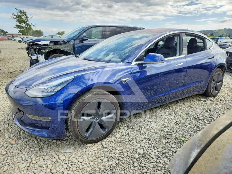 2018 Tesla Model 3 фото