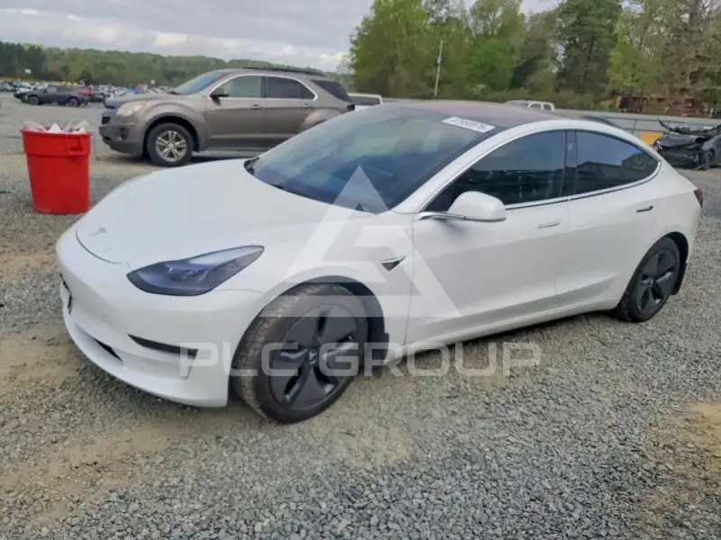 2018 Tesla Model 3 фото