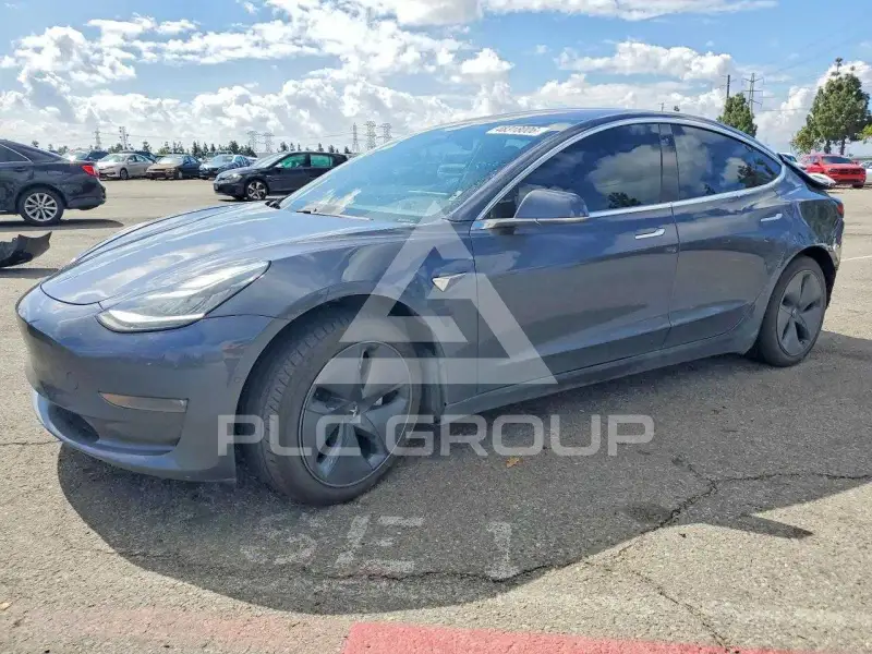 2018 Tesla Model 3 фото