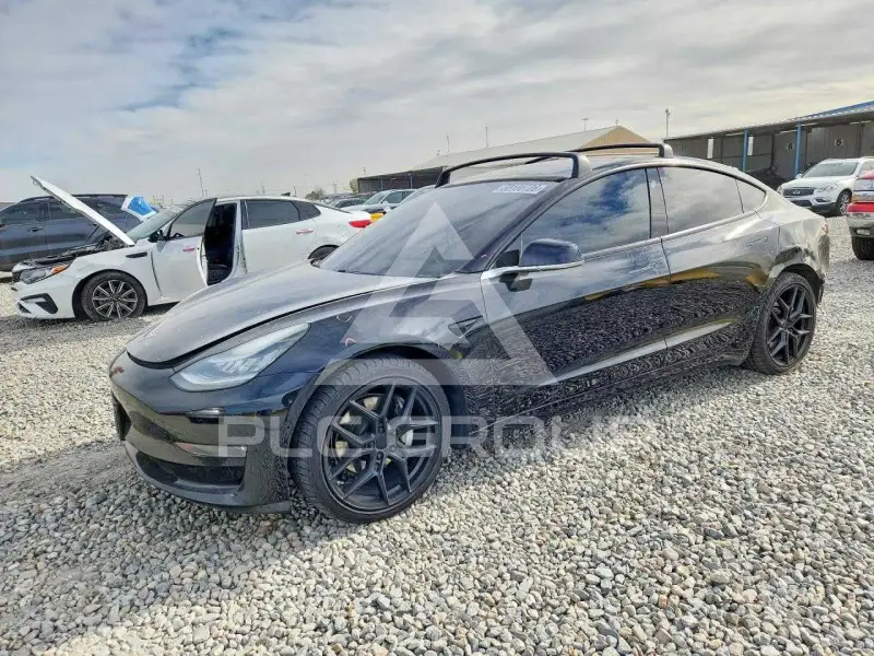 2018 Tesla Model 3 фото