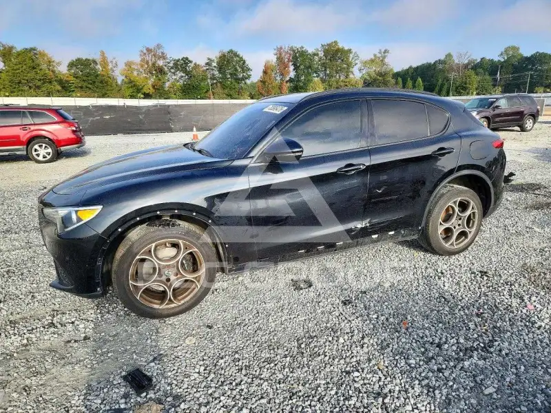 2018 Alfa Romeo Stelvio photo