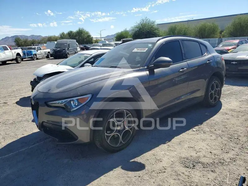 2018 Alfa Romeo Stelvio photo