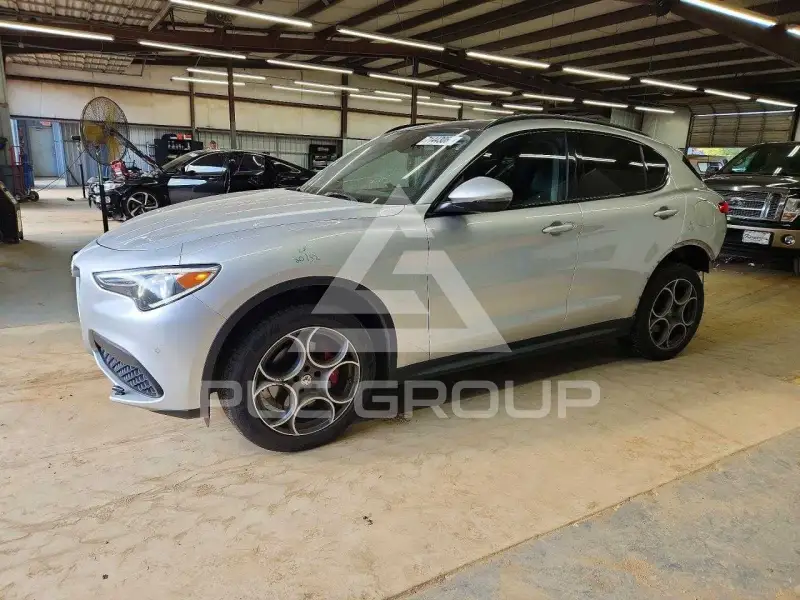 2018 Alfa Romeo Stelvio фото