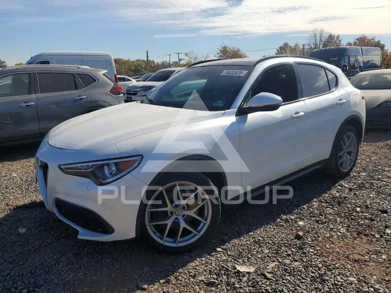 2018 Alfa Romeo Stelvio photo