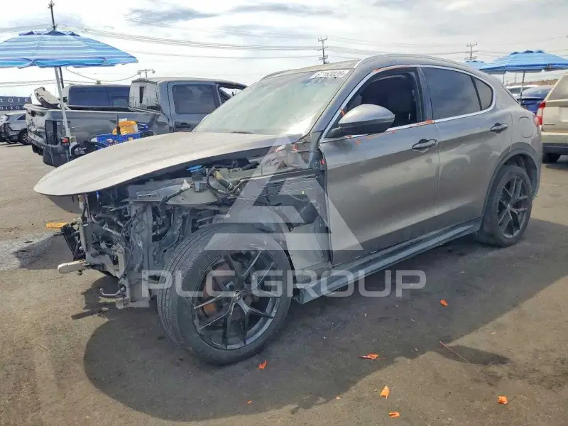 2018 Alfa Romeo Stelvio фото