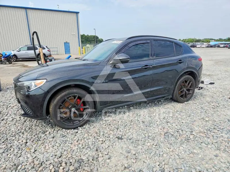 2018 Alfa Romeo Stelvio фото