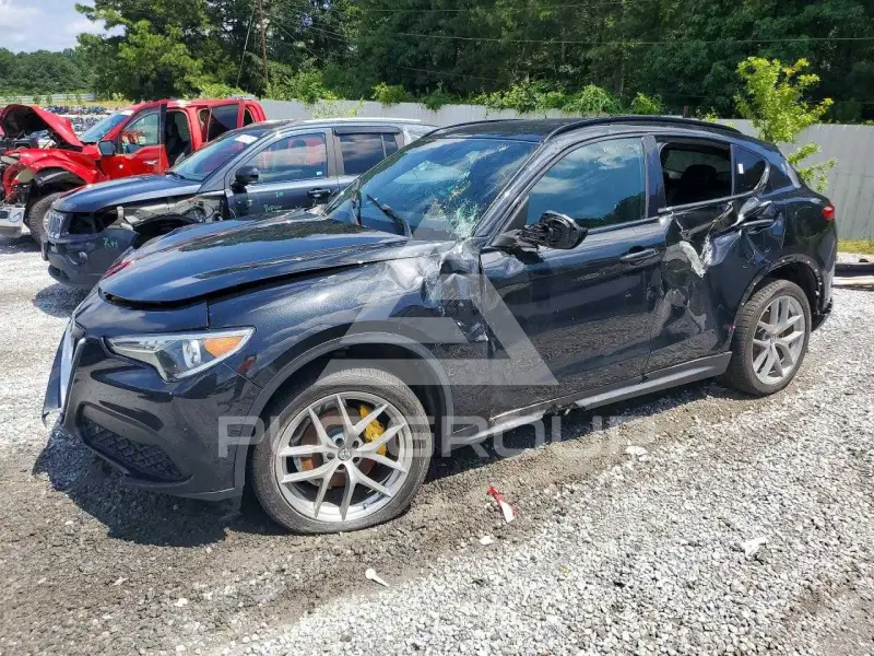 2018 Alfa Romeo Stelvio photo