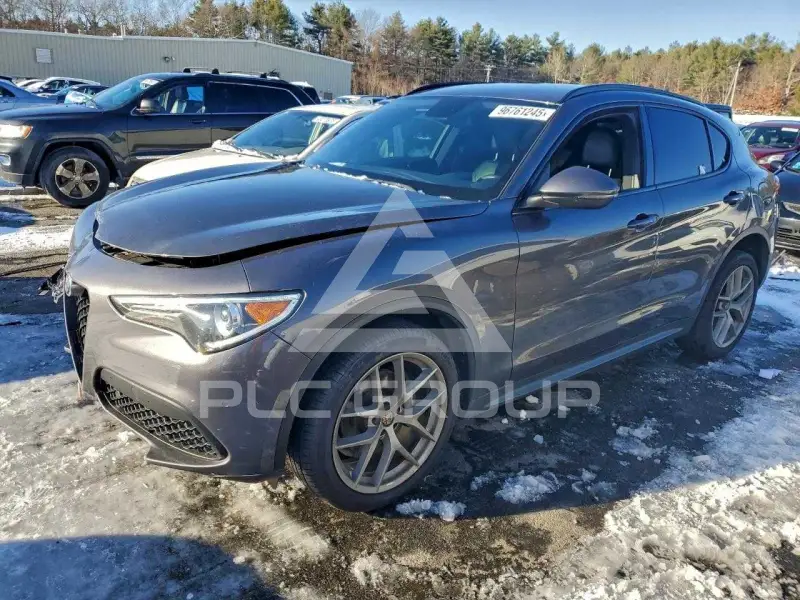 2018 Alfa Romeo Stelvio фото