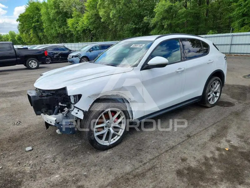 2018 Alfa Romeo Stelvio photo