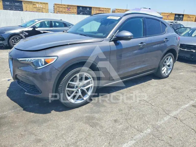 2018 Alfa Romeo Stelvio фото