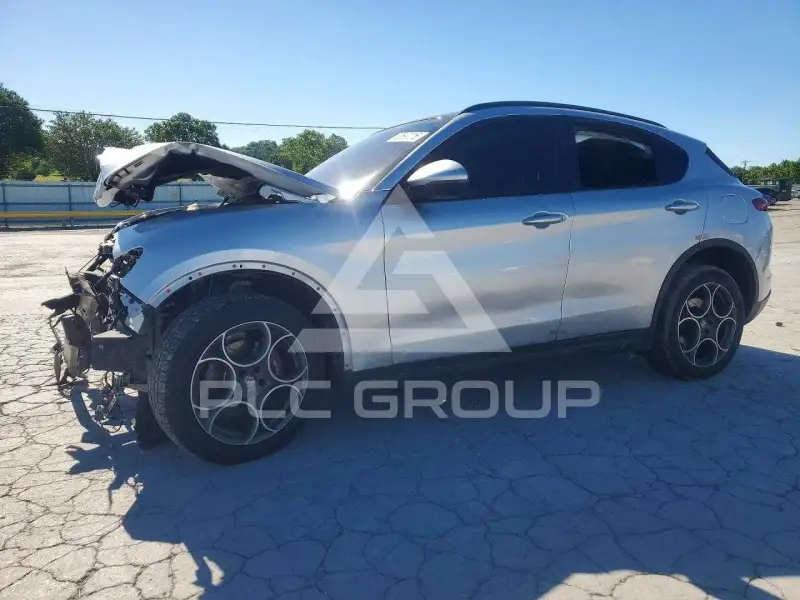 2018 Alfa Romeo Stelvio фото