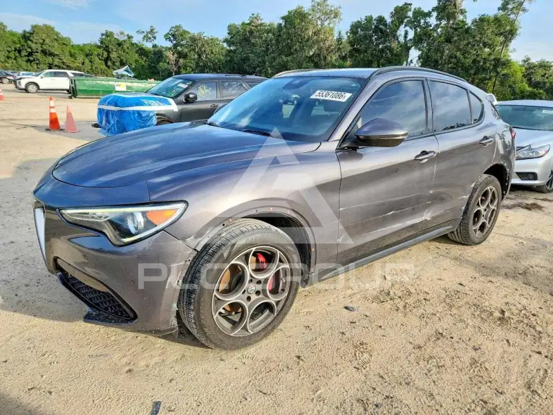 2018 Alfa Romeo Stelvio photo