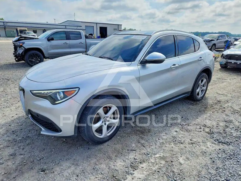 2018 Alfa Romeo Stelvio фото