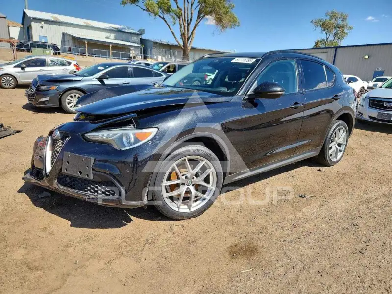2018 Alfa Romeo Stelvio фото