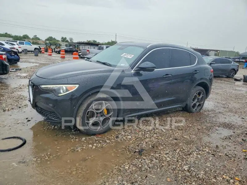 2018 Alfa Romeo Stelvio photo