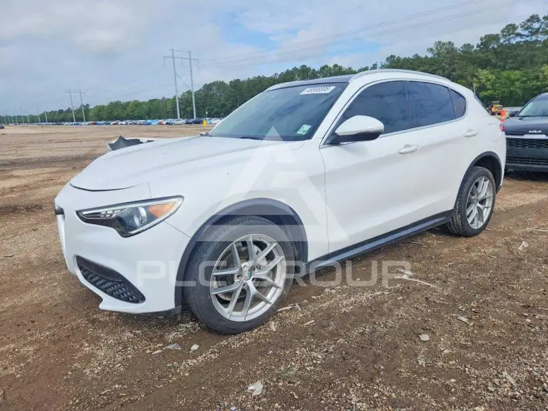 2018 Alfa Romeo Stelvio фото