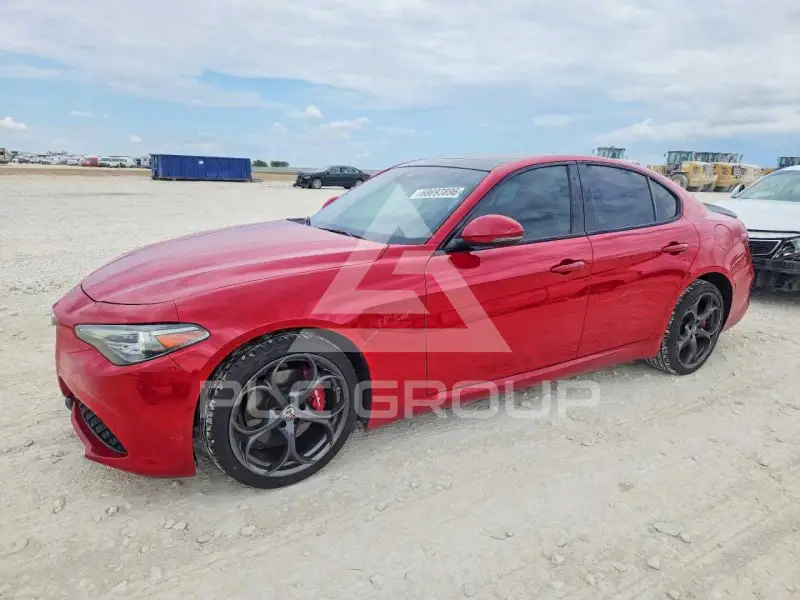 2018 Alfa Romeo Giulia photo