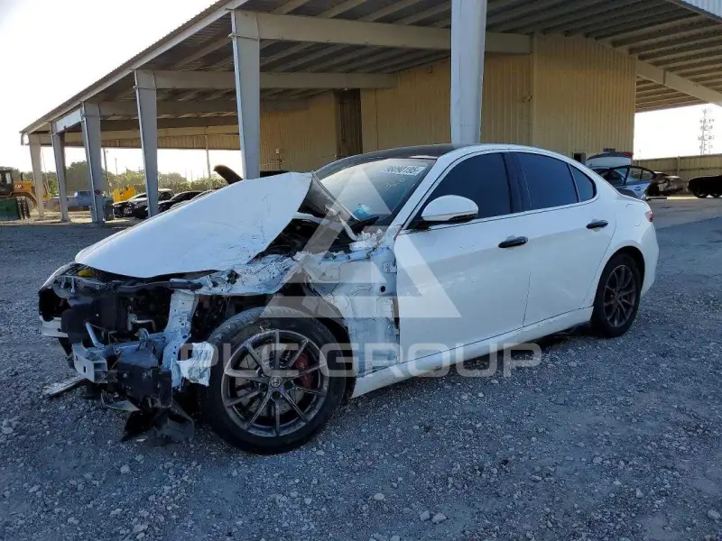 2018 Alfa Romeo Giulia фото