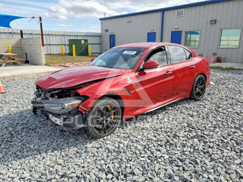 2018 Alfa Romeo Giulia фото
