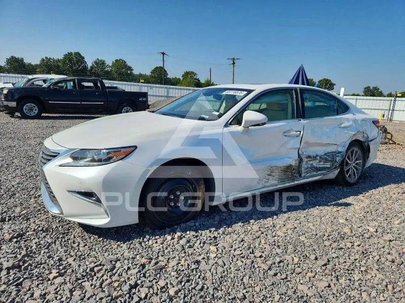 2018 Lexus ES300 photo