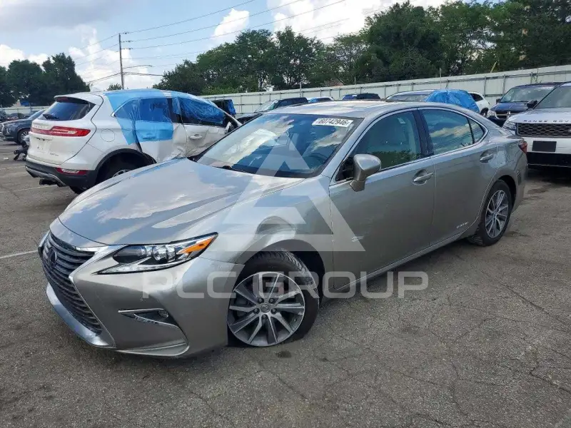2018 Lexus ES300 photo