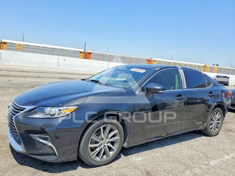 2018 Lexus ES300 photo