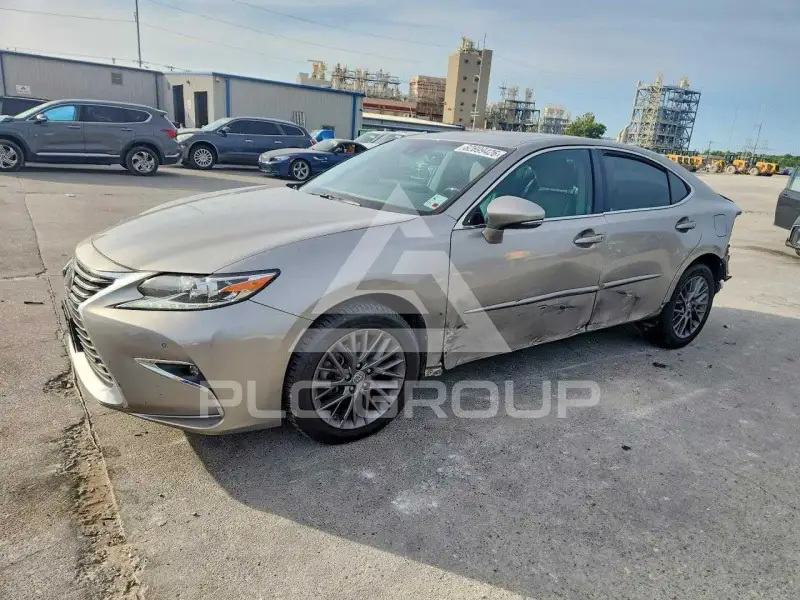 2018 Lexus ES350 photo