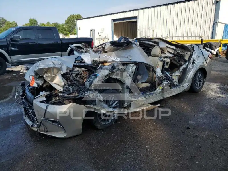 2018 Lexus ES350 photo