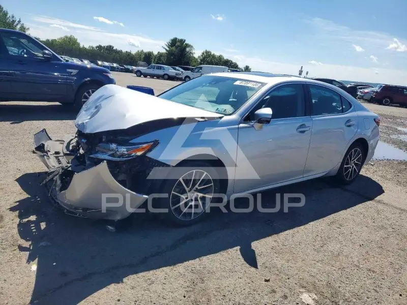 2018 Lexus ES350 photo