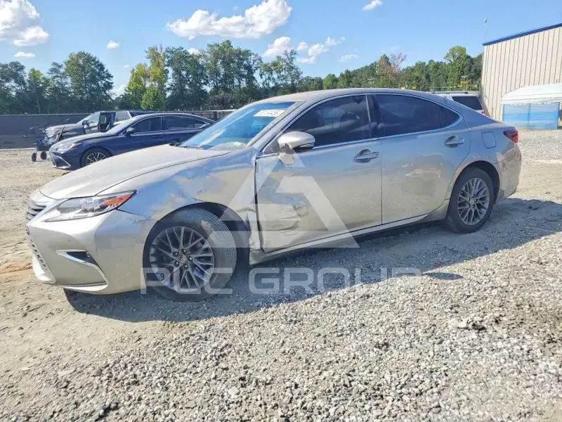 2018 Lexus ES350 photo