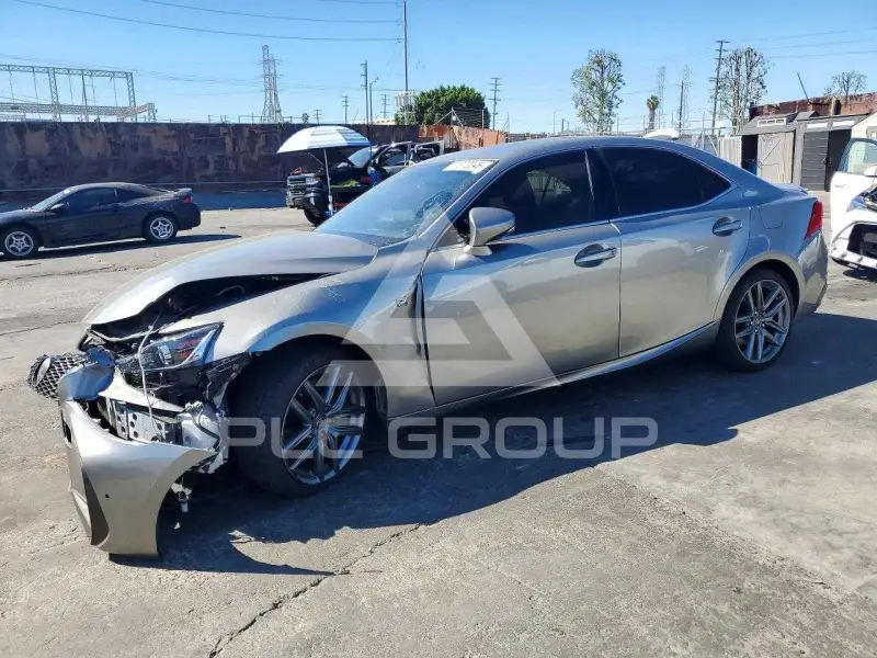 2018 Lexus IS фото