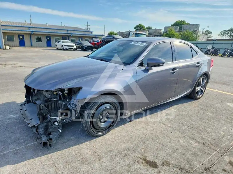 2018 Lexus IS фото