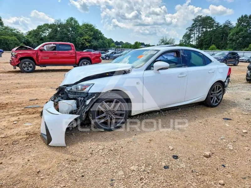 2018 Lexus IS фото