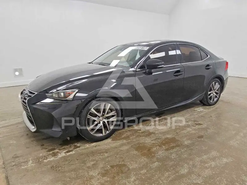 2018 Lexus IS фото