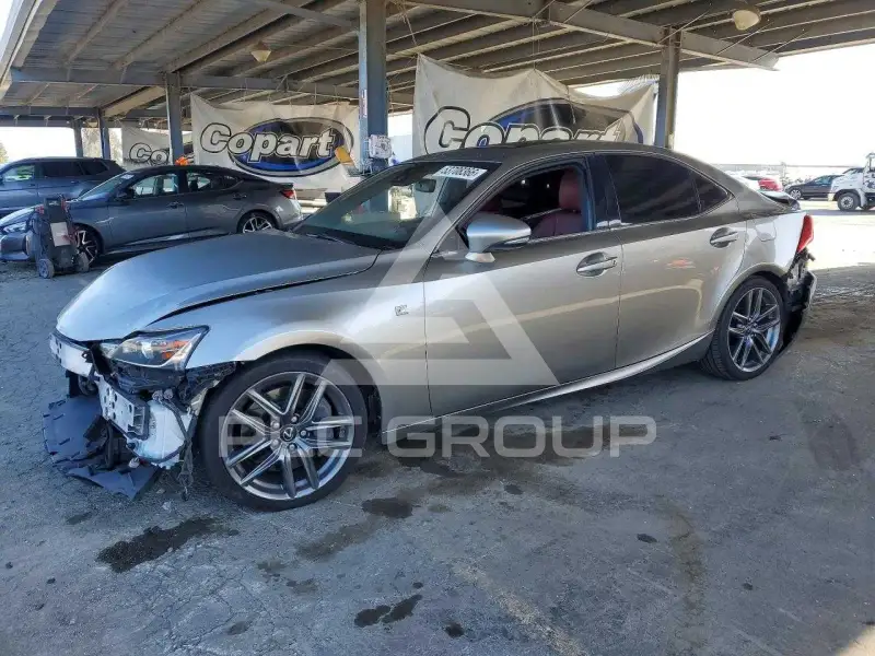 2018 Lexus IS фото