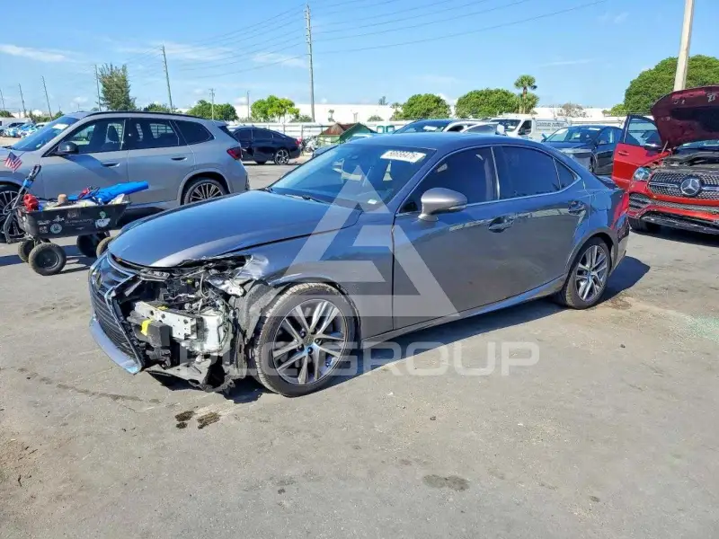 2018 Lexus IS фото