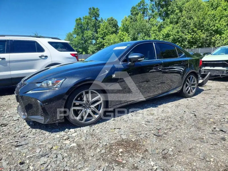 2018 Lexus IS photo