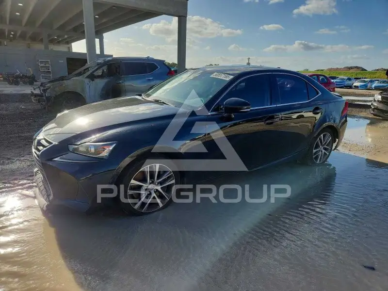 2018 Lexus IS фото